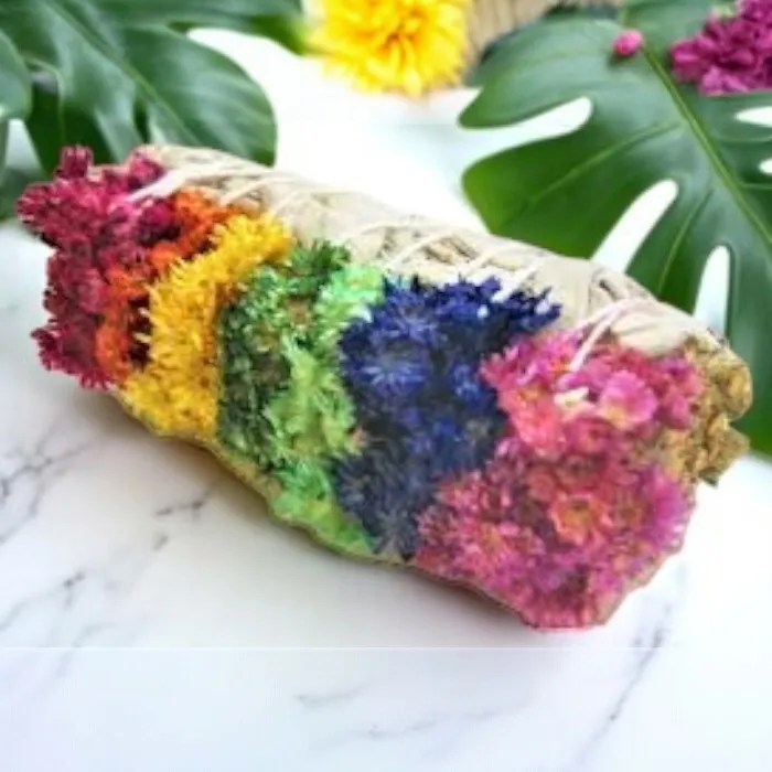 Bâton 7 chakras sauge blanche et fleurs de molène Bâton 7 chakras sauge blanche et fleurs de molène