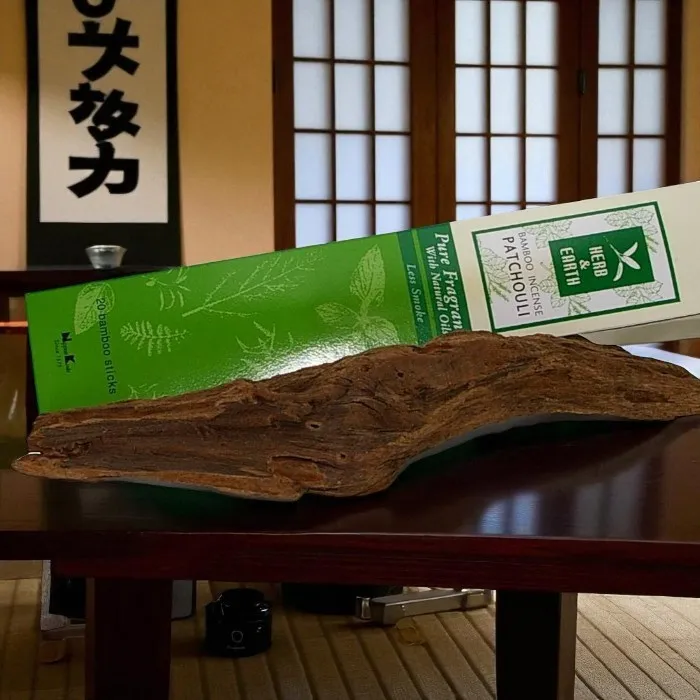 Encens Japonais Herb & Earth au Patchouli (moins de fumée)